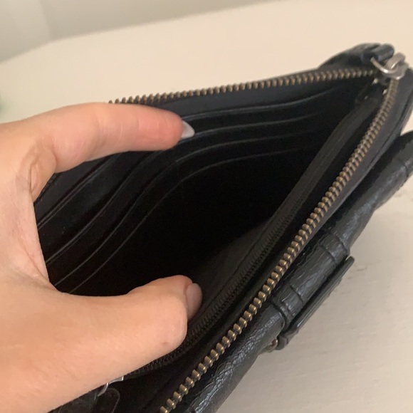 Black givenchy wallet. - Picture 3 of 6